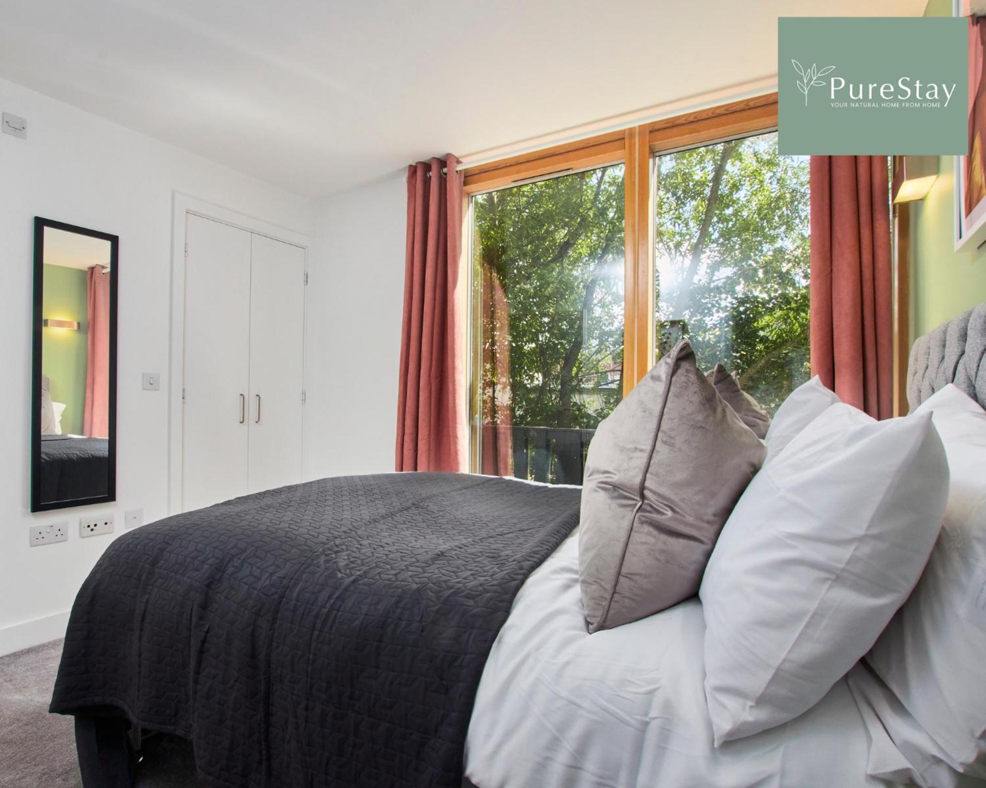 Beautiful Four Bed House By Purestay Short Lets & Serviced Accommodation Coventry With Parking Zewnętrze zdjęcie