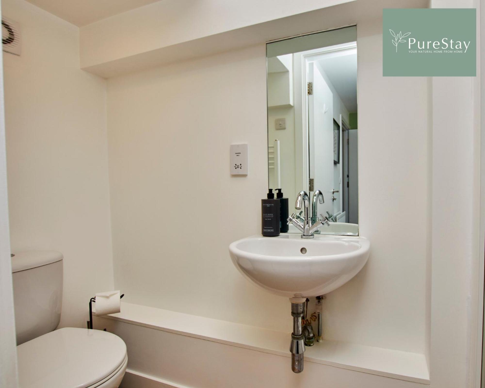Beautiful Four Bed House By Purestay Short Lets & Serviced Accommodation Coventry With Parking Zewnętrze zdjęcie