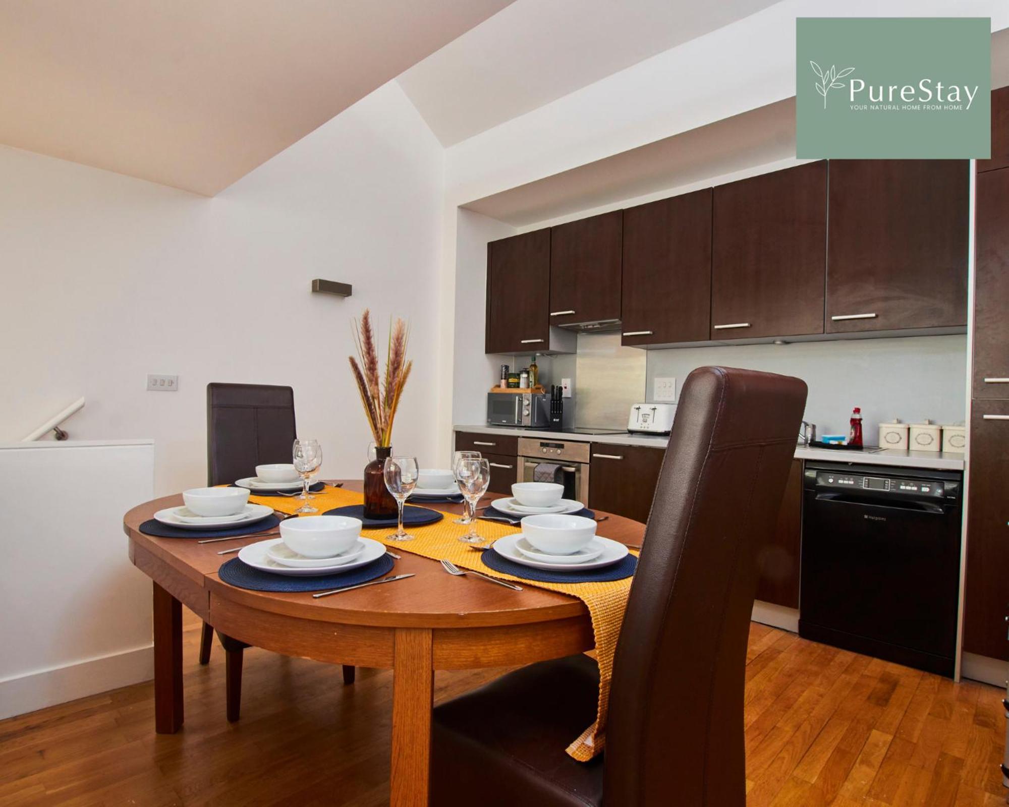Beautiful Four Bed House By Purestay Short Lets & Serviced Accommodation Coventry With Parking Zewnętrze zdjęcie