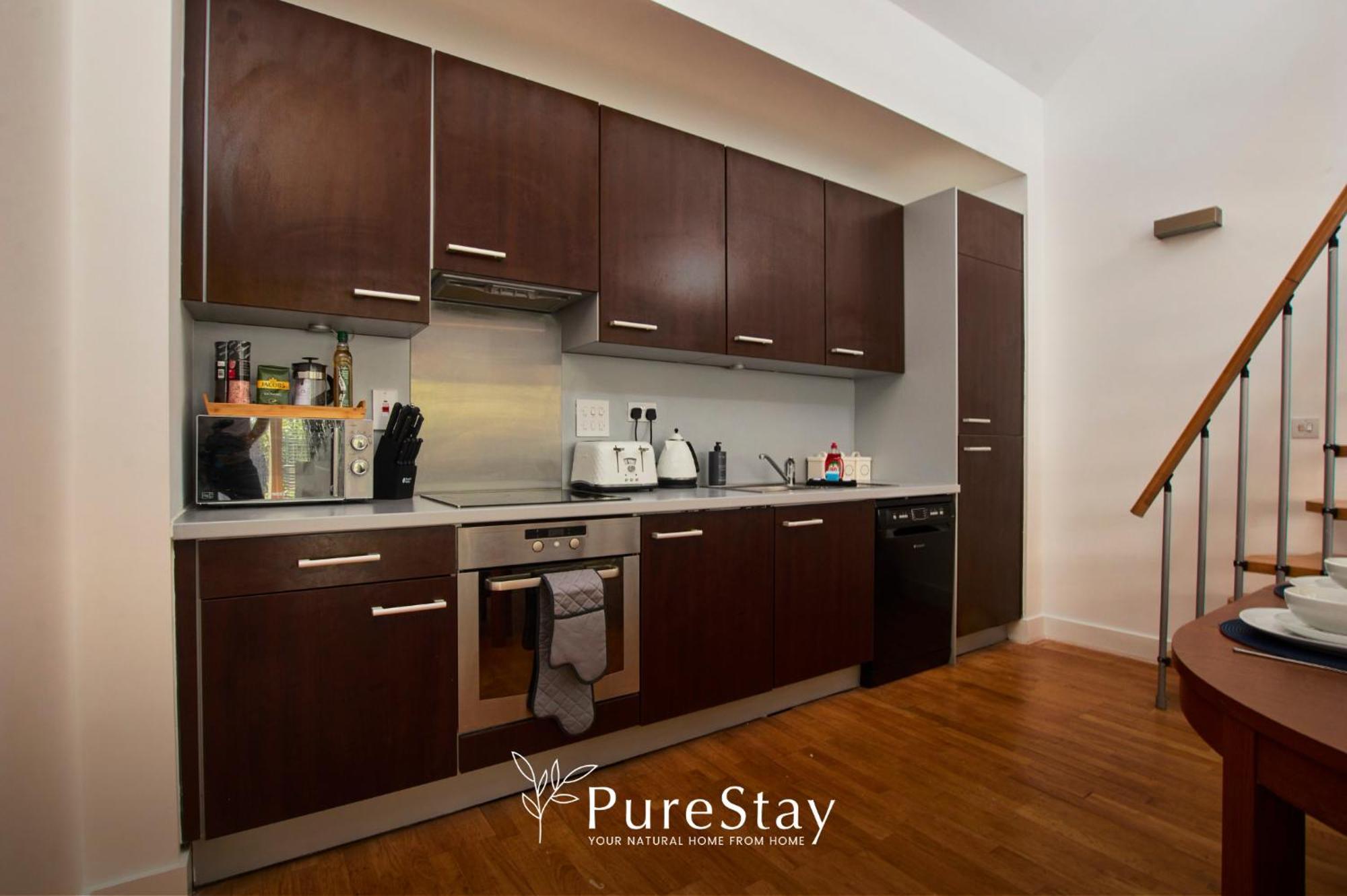 Beautiful Four Bed House By Purestay Short Lets & Serviced Accommodation Coventry With Parking Zewnętrze zdjęcie